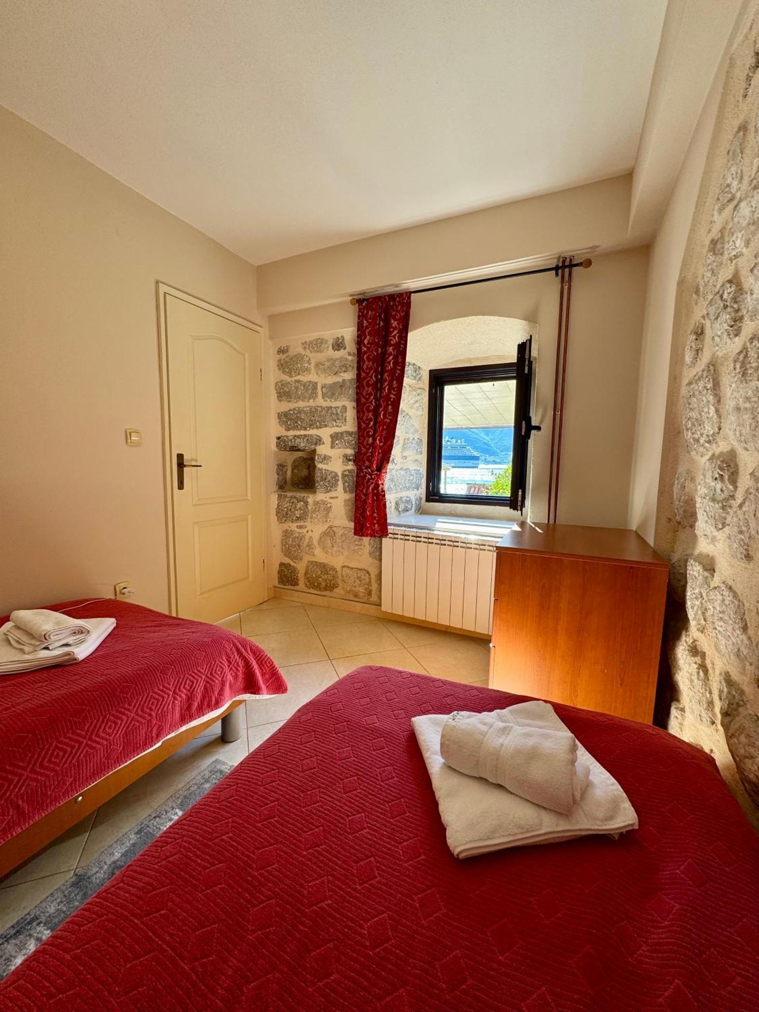 Apartments Radonicic Kotor Exteriör bild