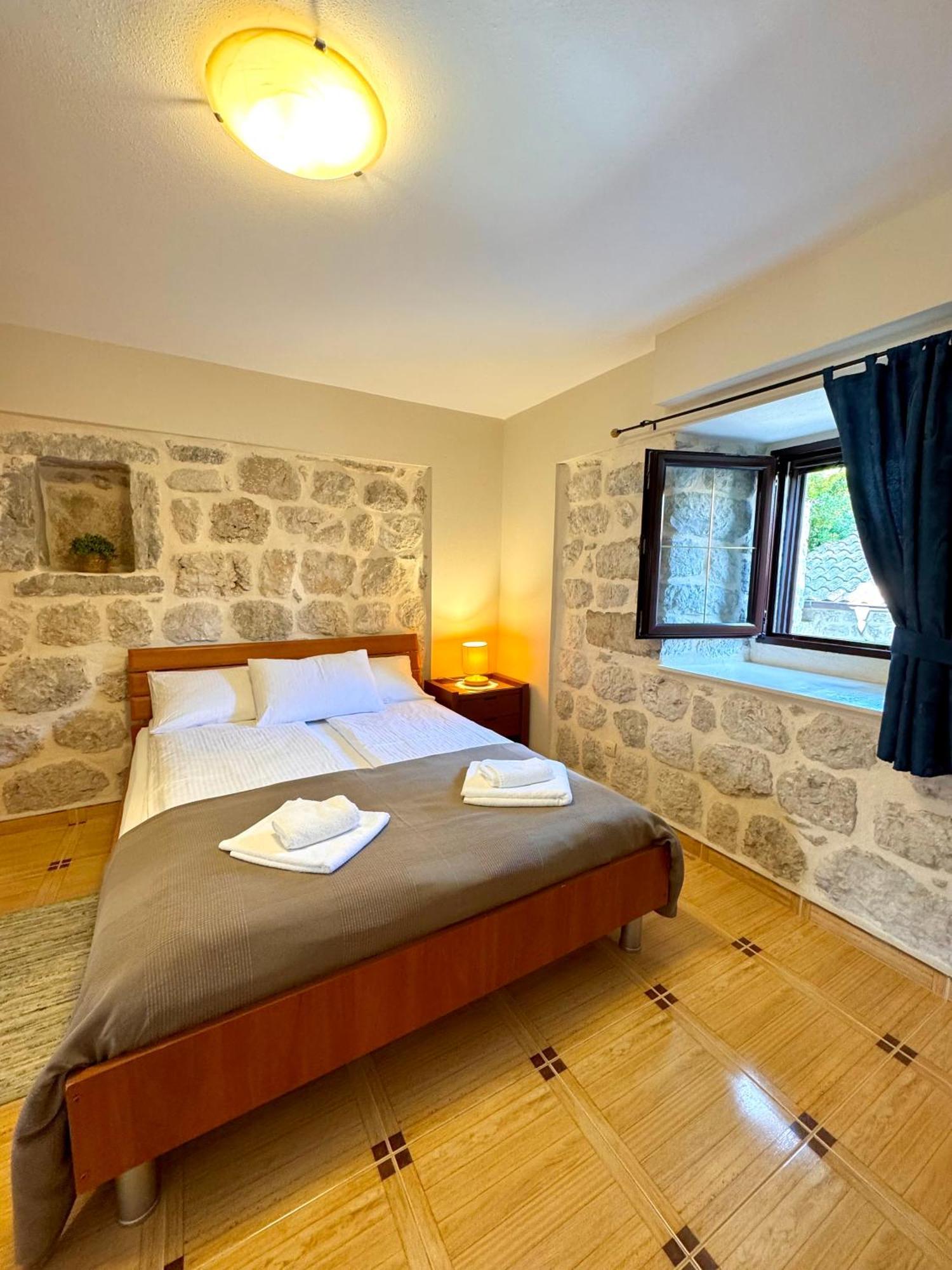 Apartments Radonicic Kotor Exteriör bild