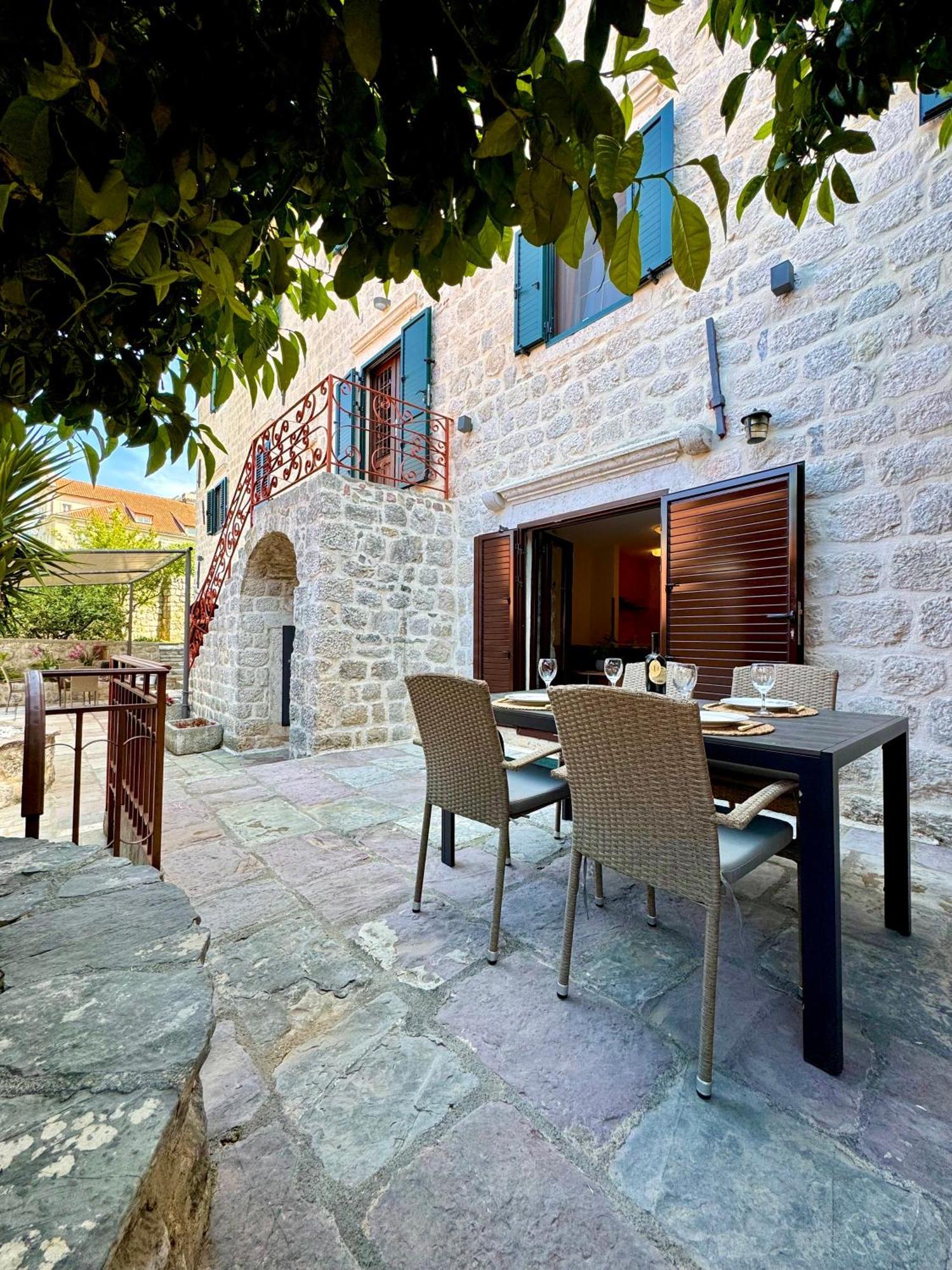 Apartments Radonicic Kotor Exteriör bild